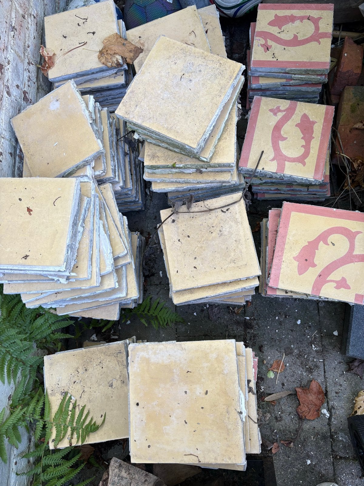 Oude vloertegels met patroon - partij, Doe-het-zelf en Verbouw, Gebruikt, Keramiek, Ophalen of Verzenden, 20 tot 40 cm