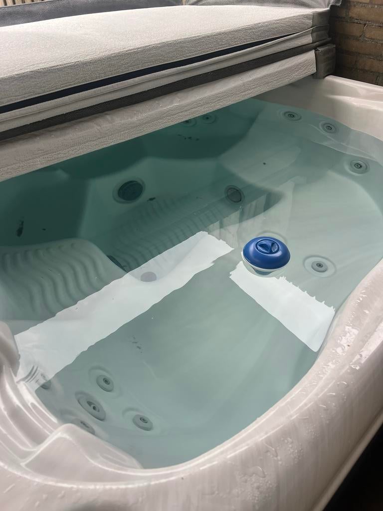 Jacuzzi Balboa NIEUWE pomp & cover, licht, jets, top staat, Ophalen of Verzenden, Zo goed als nieuw, Trap, Vast
