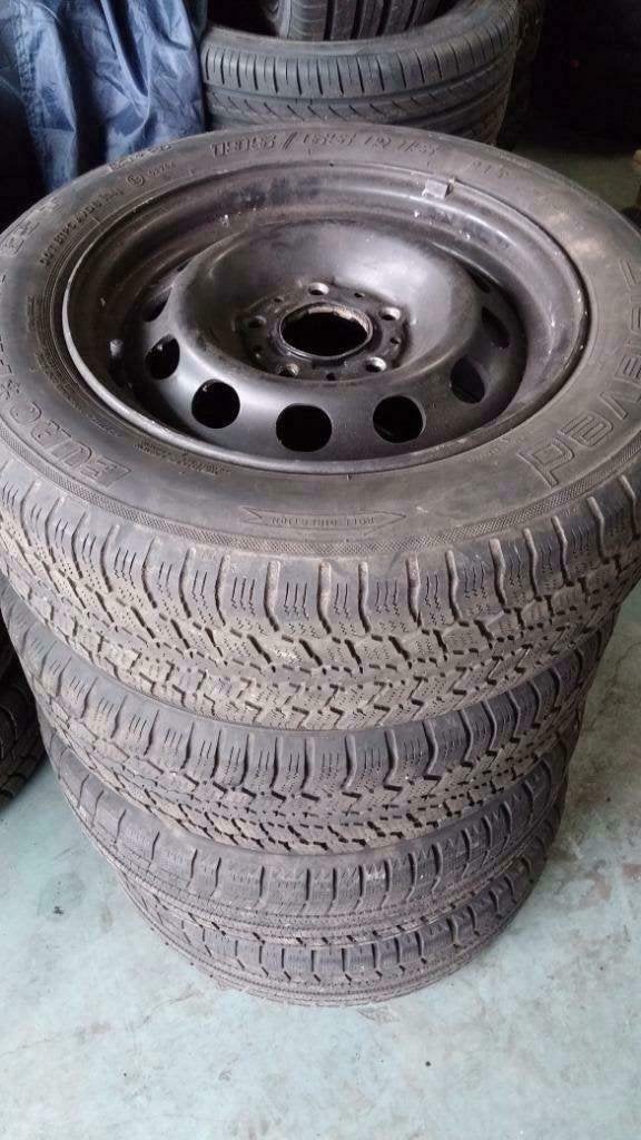 4x autovelg te koop. Banden krijg u er bij., Ophalen