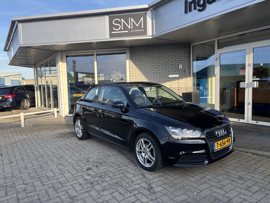Audi A1 1.2 TFSI Attraction (bj 2011), Euro 5, 86 pk, 4 cilinders, 4 stoelen