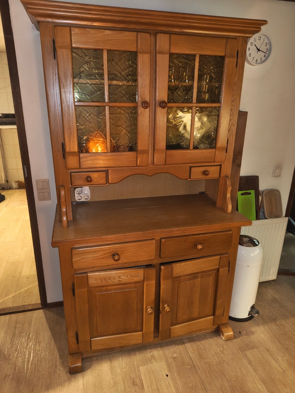 Robuuste houten buffetkast gratis af te halen, Huis en Inrichting, Ophalen, Gebruikt, 100 tot 150 cm, 200 cm of meer