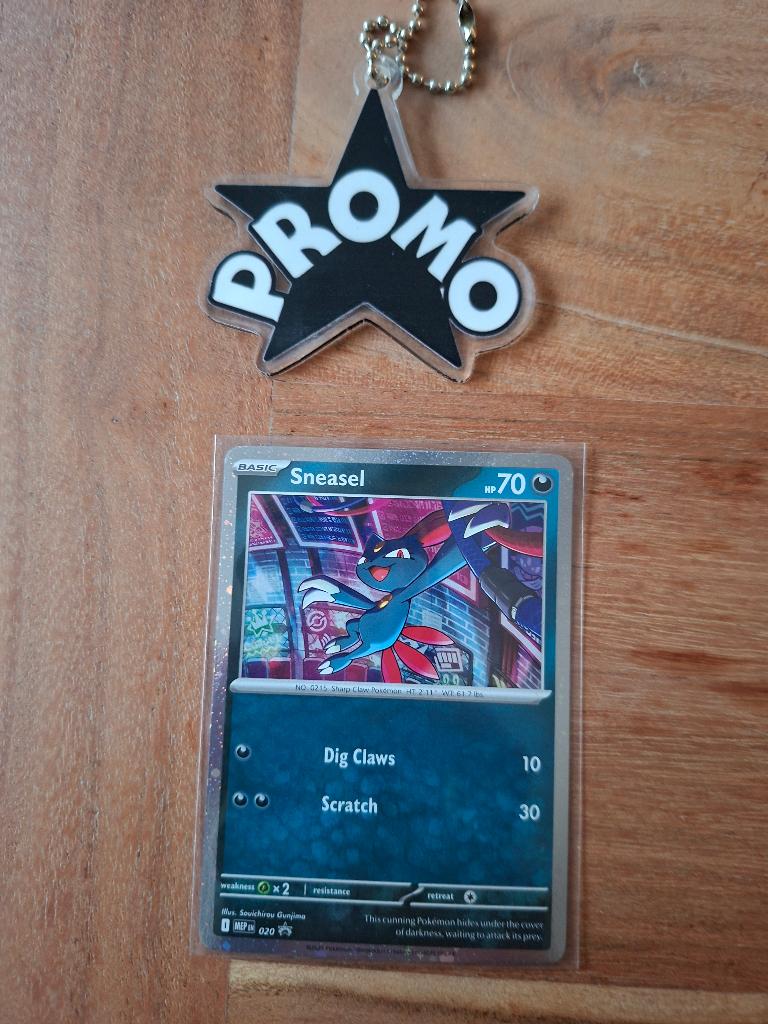 Pokemon Weavile (MEP 021) – promo, Ophalen of Verzenden, Nieuw, Losse kaart, Foil
