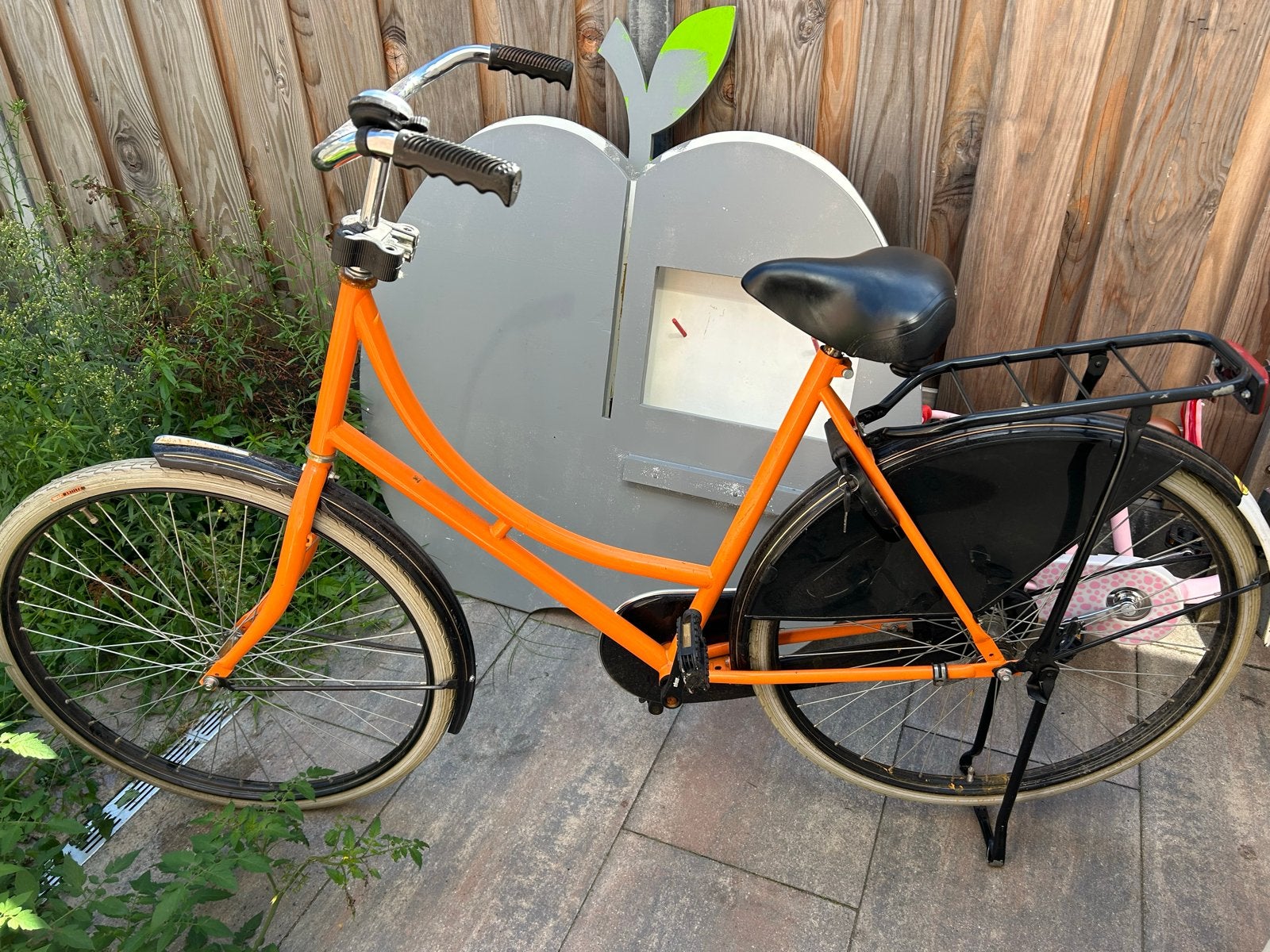 Oranje omafiets met terugtraprem, Fietsen en Brommers, Fietsen | Dames | Omafietsen, 53 tot 56 cm, Ophalen, Gebruikt, Terugtraprem