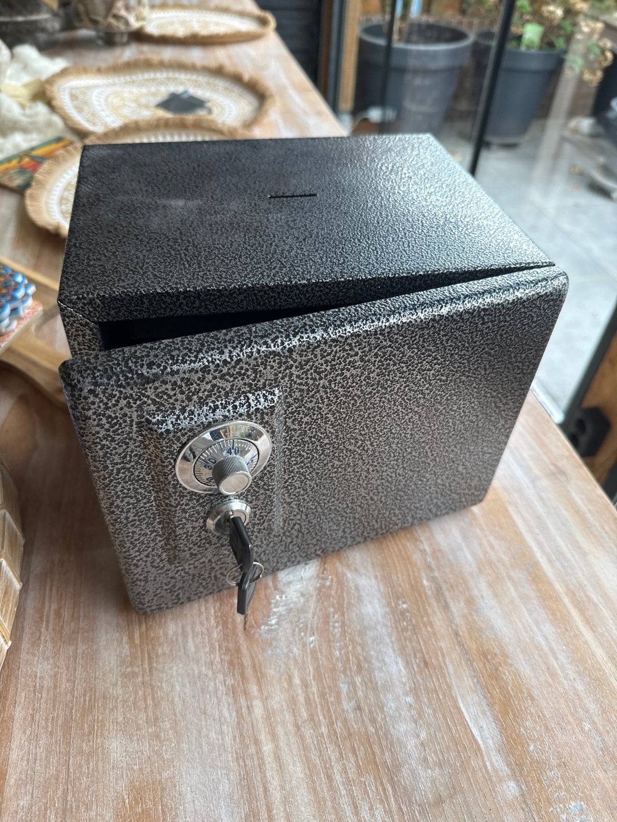 Kluisje met slot en sleutels, Ophalen of Verzenden, Gebruikt, Brandkast