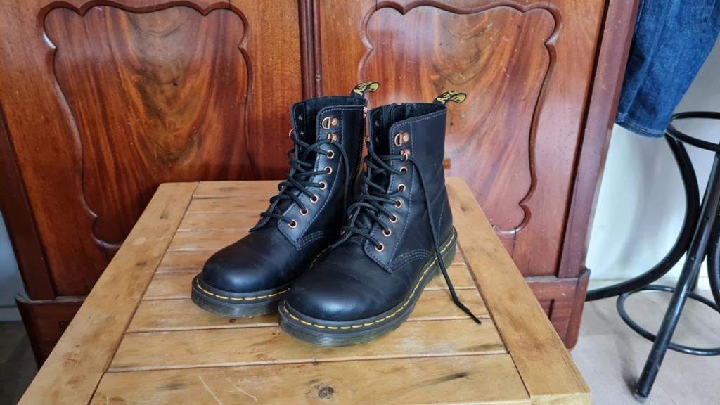 Dr. Martens 1460 Hdw maat 40, Kleding | Dames, Schoenen, Zwart, Lage of Enkellaarzen, Ophalen of Verzenden, Dr. Martens