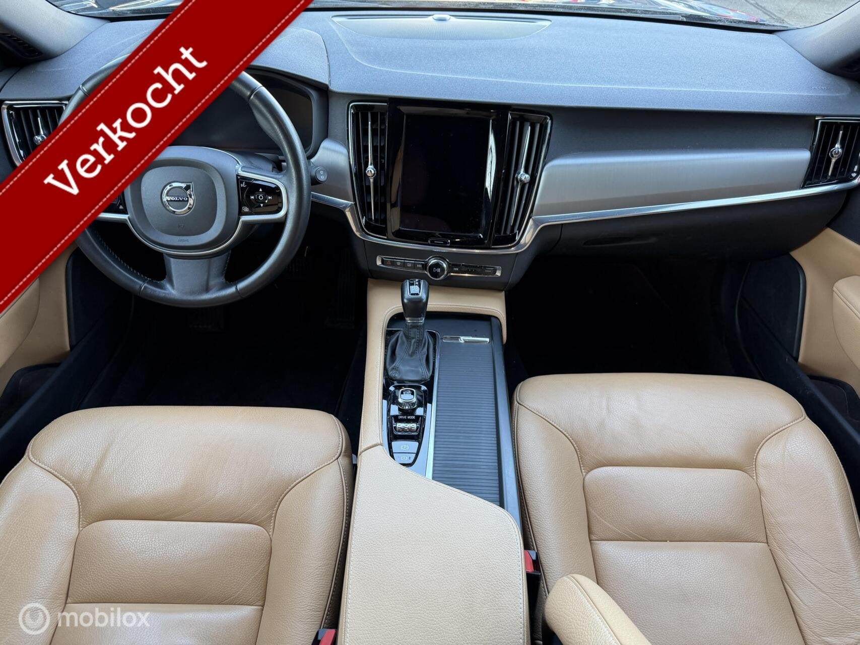 Volvo V90 2.0 T4 Momentum Pro LEER/CARPLAY/TREKHAAK, Euro 6, 1969 cc, Blauw, 1616 kg