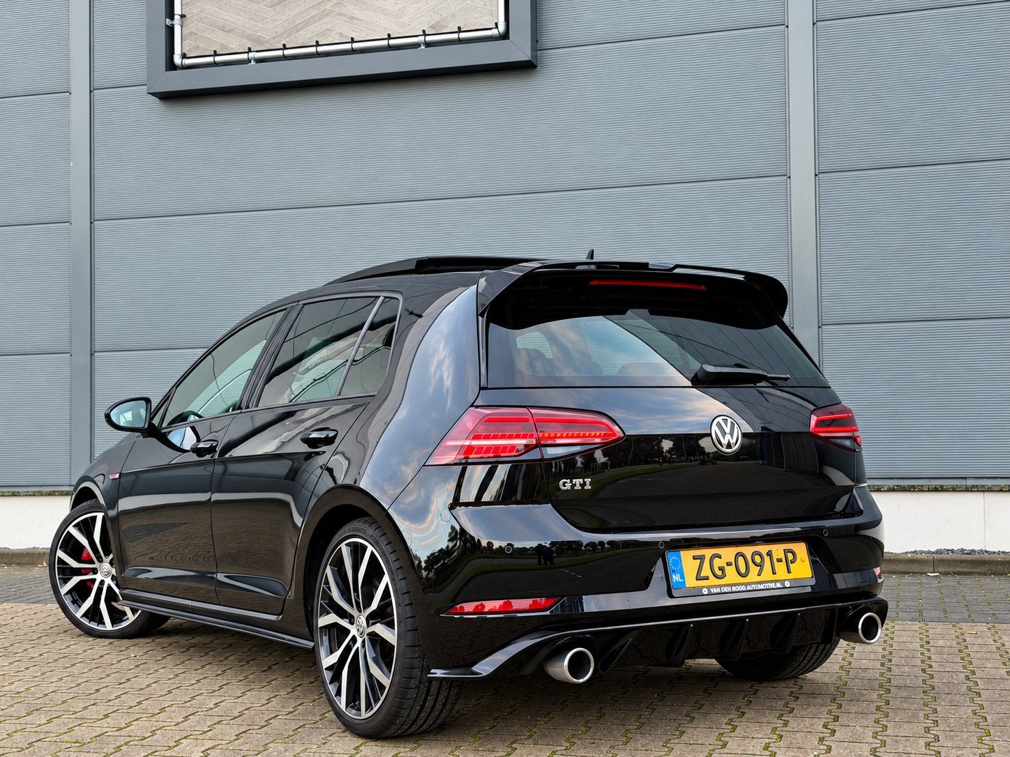 Foto 5 van Golf 7.5 GTI DSG | Pano | Leder | Virtual Cockpit | 19"