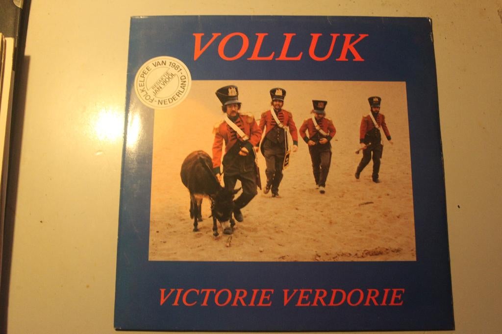 500u - lp - volluk - victorie verdorie, Ophalen of Verzenden, Gebruikt, 12 inch, Levenslied of Smartlap