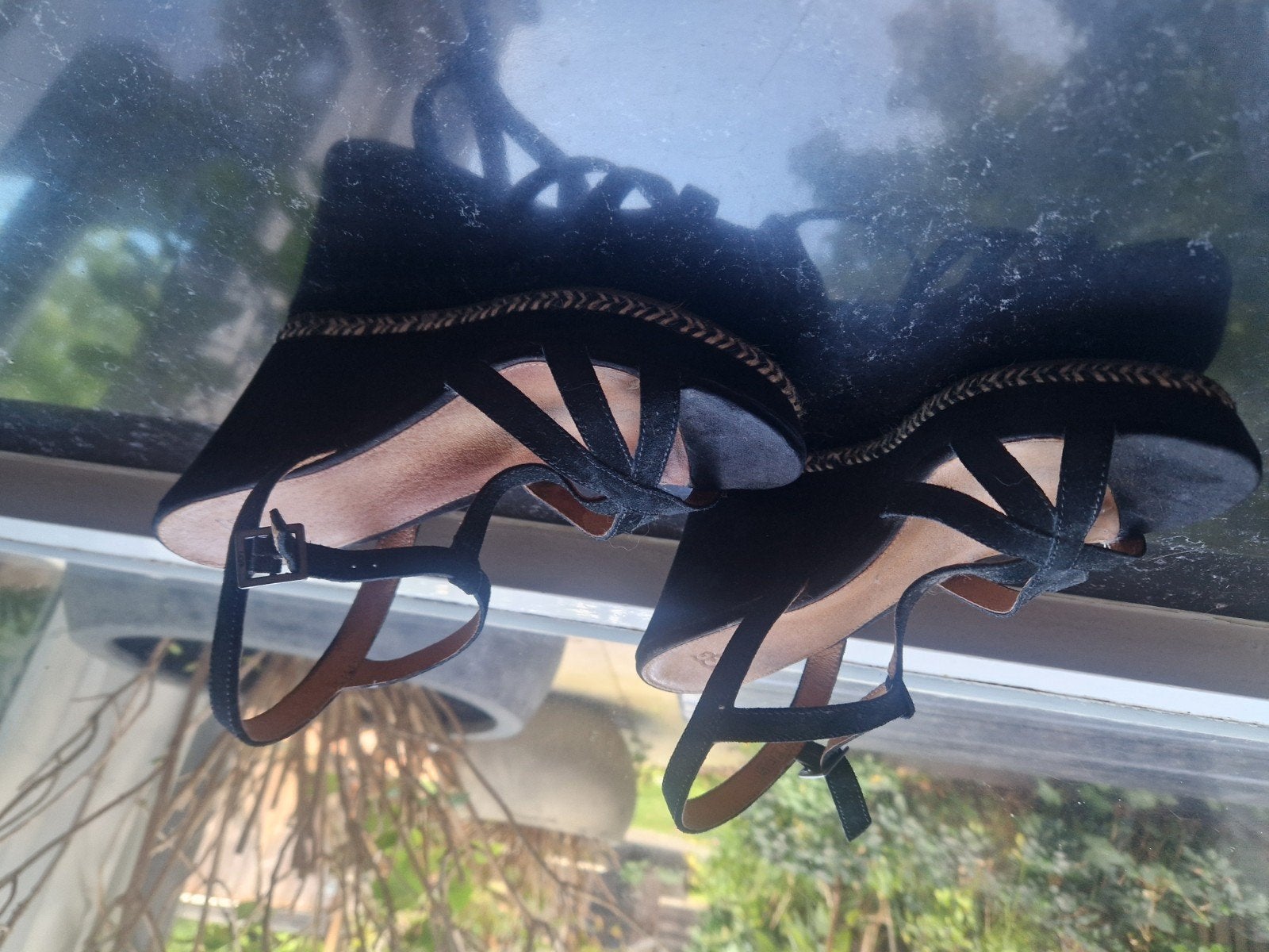 Ugg sleehak sandalen maat 40 1 keer gedragen, Ophalen of Verzenden, Zo goed als nieuw, Zwart, Sandalen