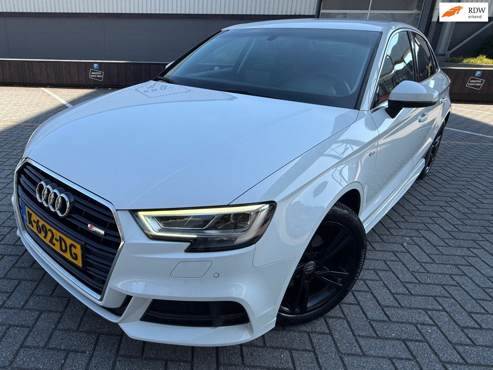 Audi A3 Limousine 35 TFSI CoD Advance Sport*CRUISE*NAVI*PARK, Auto's, Audi, Euro 6, 4 cilinders, 150 pk, Leder en Stof