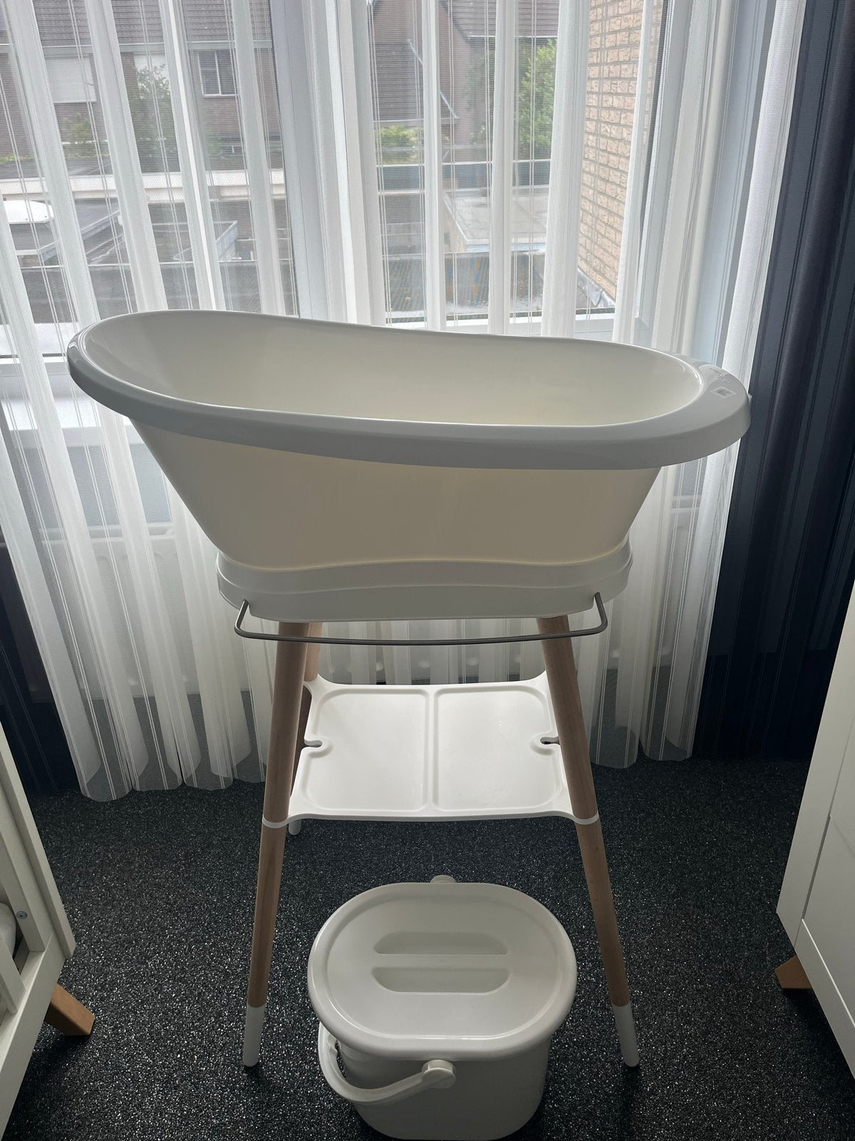 Bébé-jou babybadje met standaard en luieremmer, Ophalen of Verzenden, Zo goed als nieuw, Badje, Bébé-jou