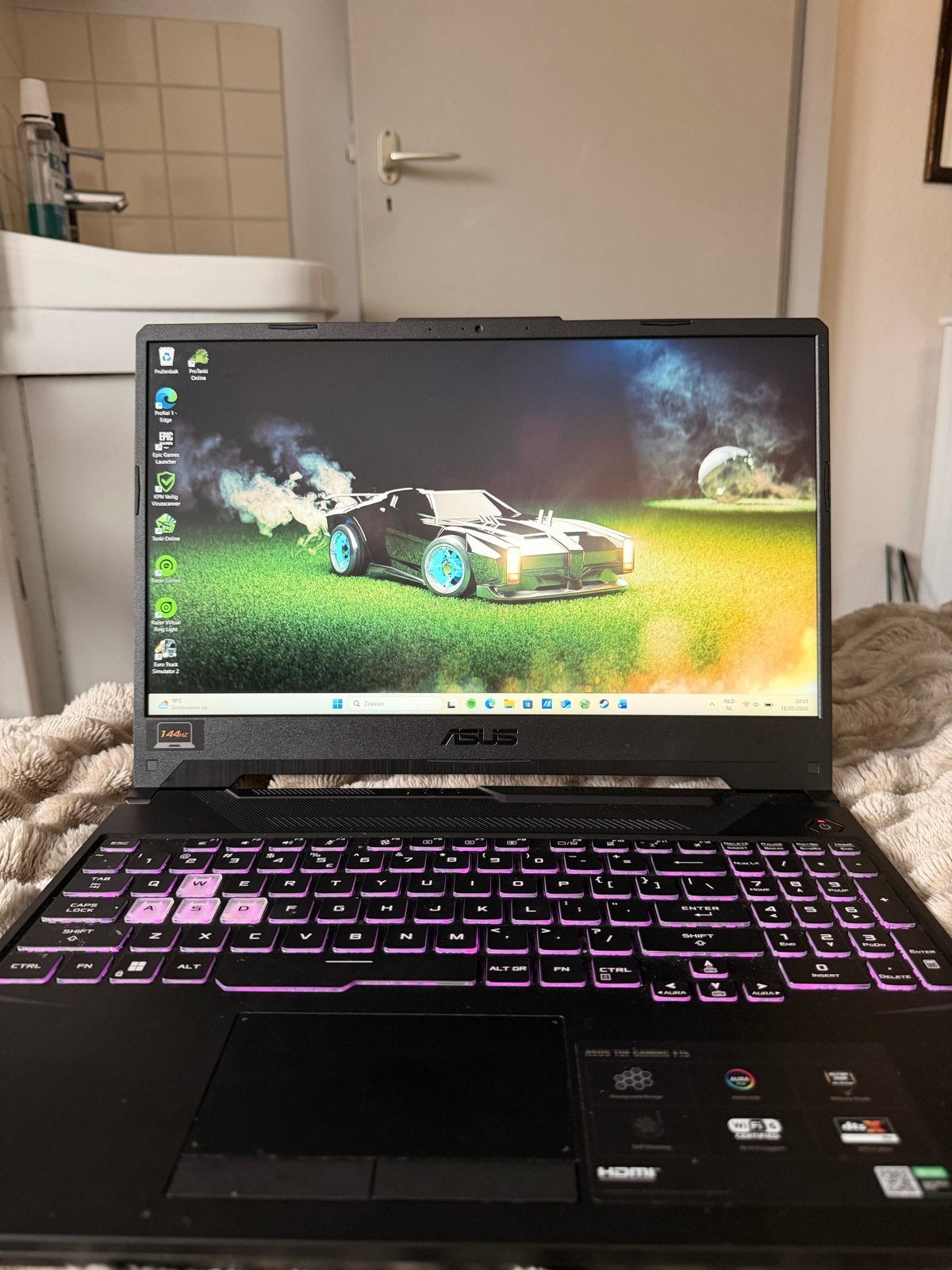 ASUS TUF F15 Gaming Laptop + Razer Cobra Pro Set, Computers en Software, Met videokaart, Ophalen of Verzenden, Zo goed als nieuw