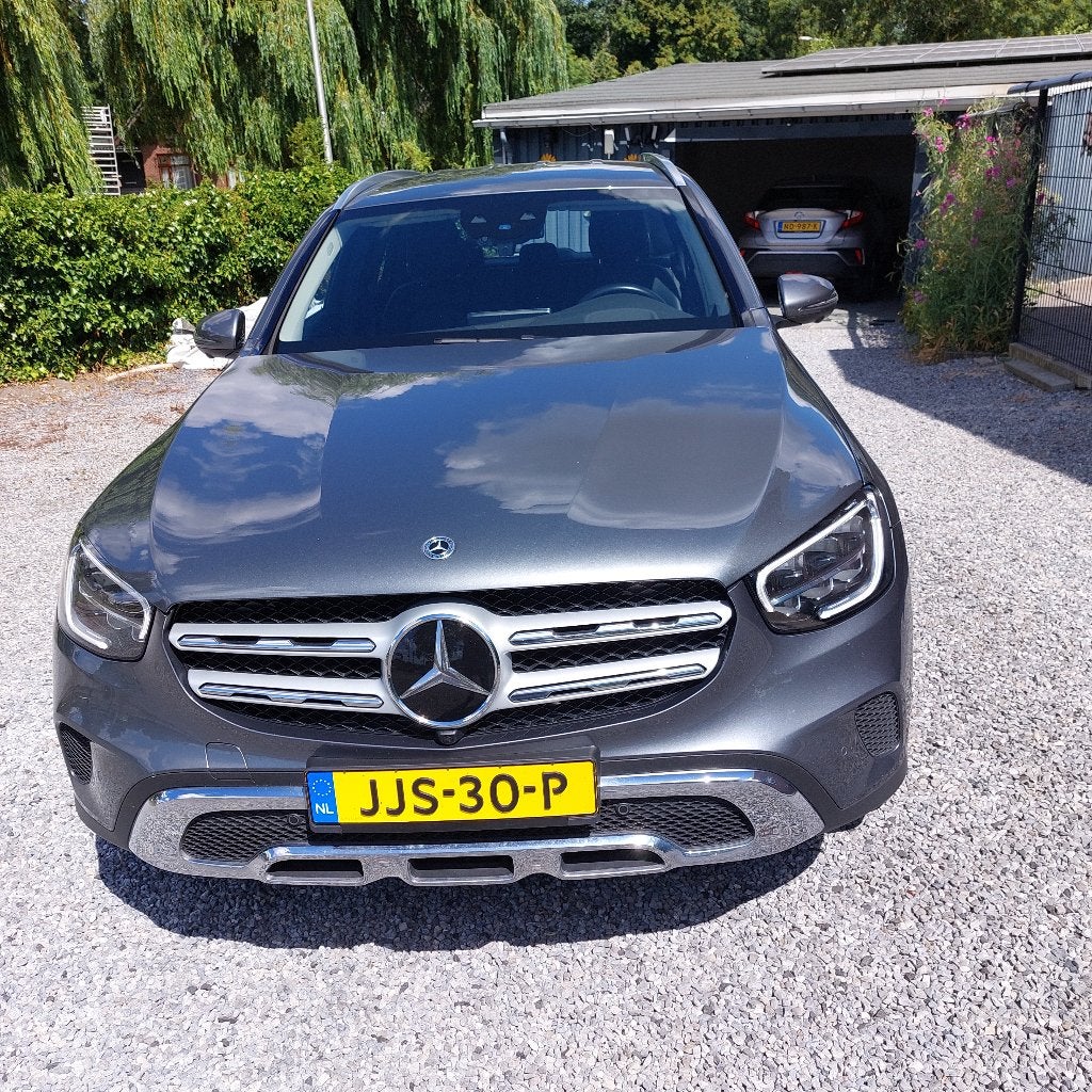Mercedes-Benz GLC 300e 320pk 4MATIC 9G-TRONIC 2022 Grijs, Automaat, 4 cilinders, 2000 kg, Alcantara