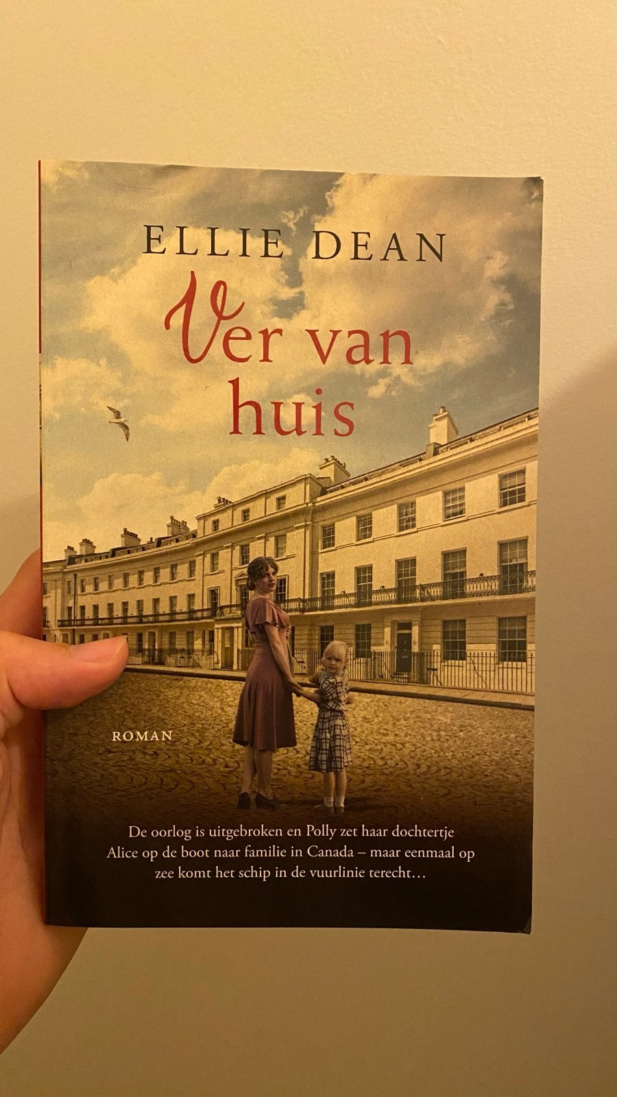 Ver van huis - Ellie Dean (Roman), Ophalen of Verzenden, Gelezen, Nederland