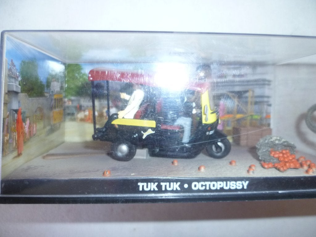 Tuk Tuk James Bond 007 Octopussy film met 2 figuurtjes 1:43, Ophalen of Verzenden, Nieuw, Film, Beeldje, Replica of Model