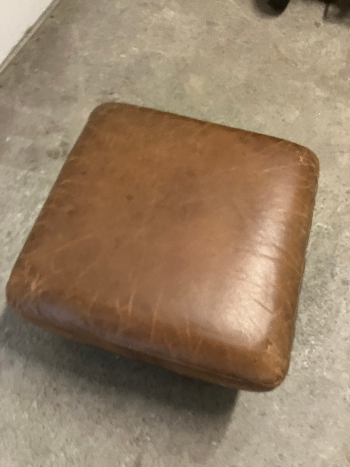 Poef met dienblad, Huis en Inrichting, Ophalen of Verzenden, Zo goed als nieuw, Rond, Minder dan 50 cm