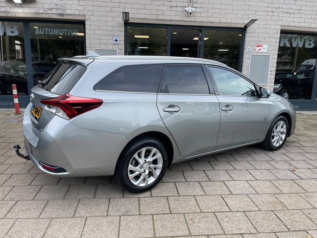 Foto 24 van Toyota Auris Touring Sports 1.2T Business Pano Trekhaak Navi