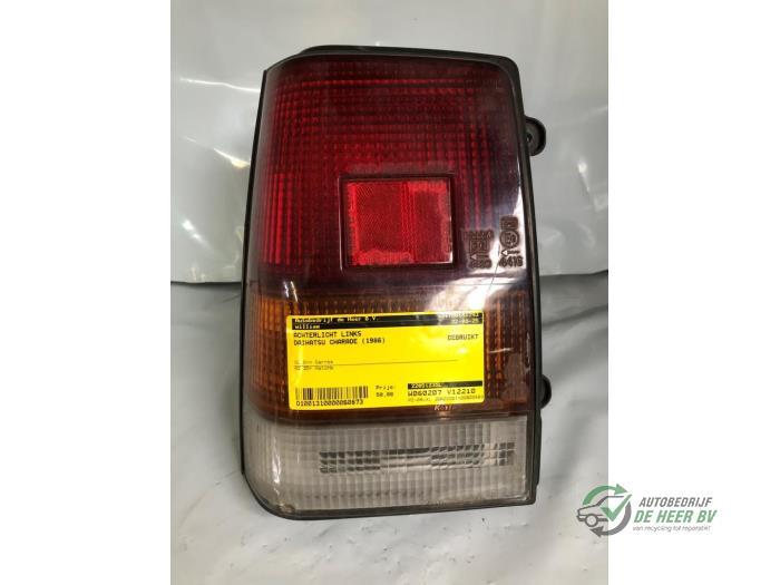 Achterlicht links van een Daihatsu Charade, Gebruikt, Daihatsu, -, -