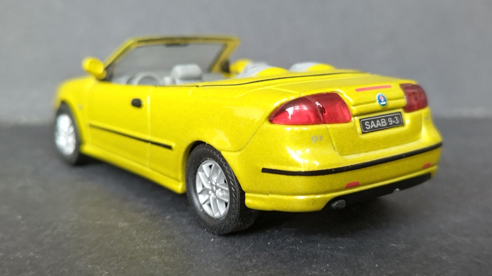 Saab 9-3 2004 cabrio 1:43 Road Signature Yatming Pol, Overige merken, Road Signature, Auto, Verzenden