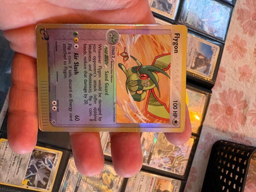 Flygon reverse holo, Hobby en Vrije tijd, Verzamelkaartspellen | Pokémon, Ophalen of Verzenden, Zo goed als nieuw, Meerdere kaarten
