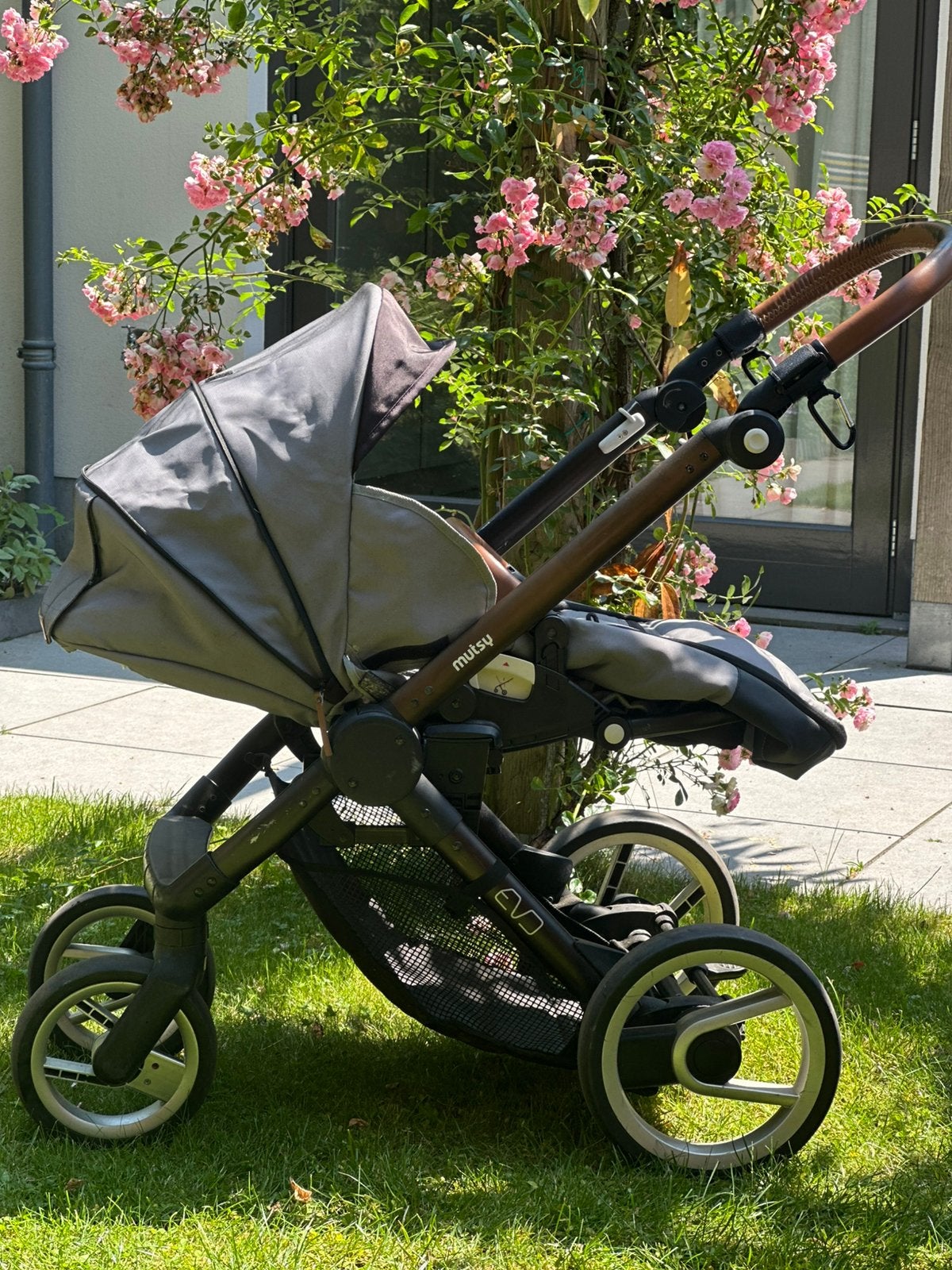 Mutsy Evo kinderwagen met reiswieg, Ophalen, Gebruikt, Combiwagen, Met reiswieg