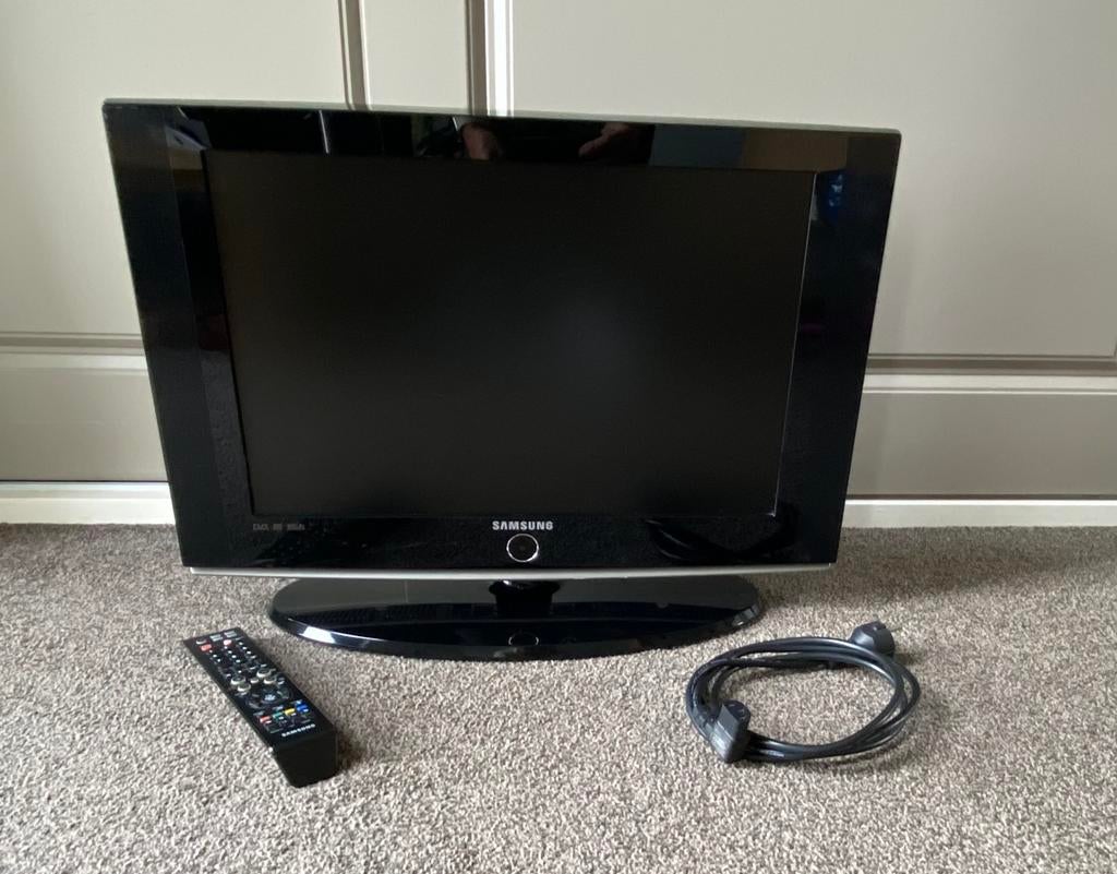 Samsung LCD televisie 22" (56 cm), Ophalen, Gebruikt, 50 Hz, Samsung