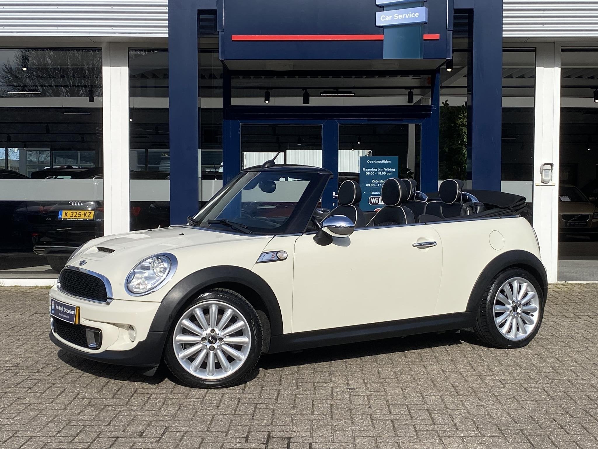MINI Cabrio 1.6 Cooper S Chili / NL-Auto / 184 PK / Vol-Lede, Voorwielaandrijving, Euro 5, Gebruikt, Zwart