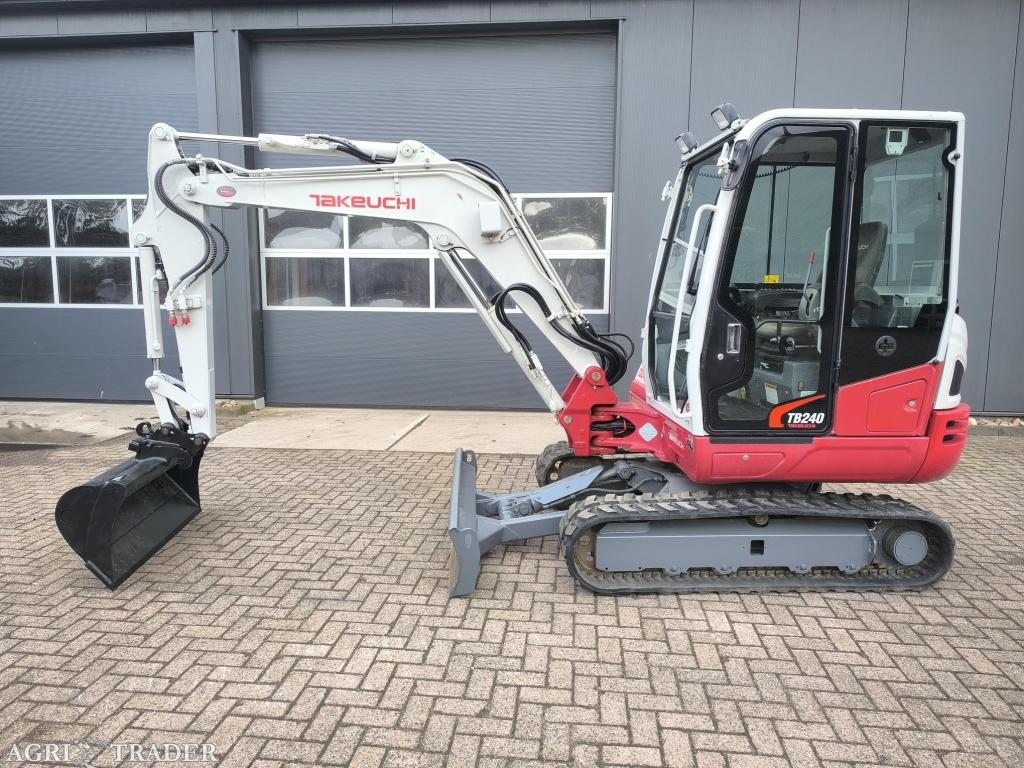 TAKEUCHI TB240, -, Niet opgegeven, Ophalen of Verzenden, Niet opgegeven