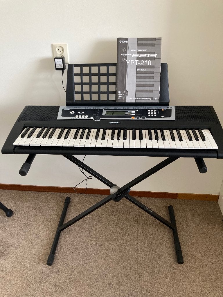 Yamaha YPT210 keyboard met standaard, Muziek en Instrumenten, Ophalen, Yamaha, Aanslaggevoelig, 61 toetsen