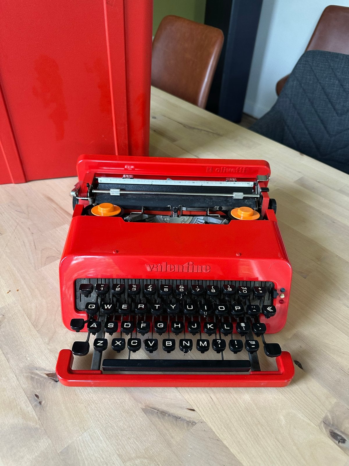 Vintage Olivetti Valentine typemachine (1969) compleet, Diversen, Ophalen of Verzenden, Zo goed als nieuw