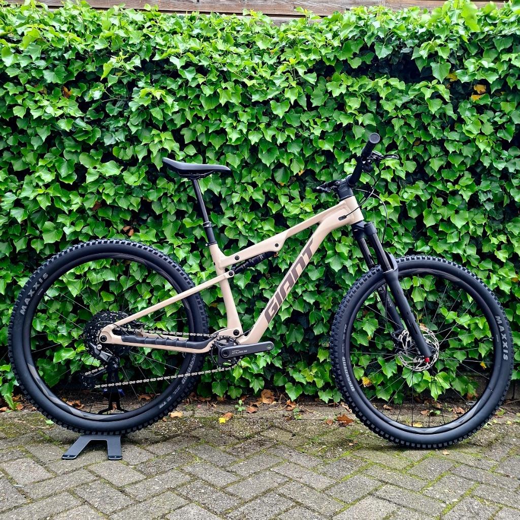 Giant Stance M Nieuw!, Fietsen en Brommers, Fietsen | Mountainbikes en ATB, Ophalen, Fully, Nieuw, Giant