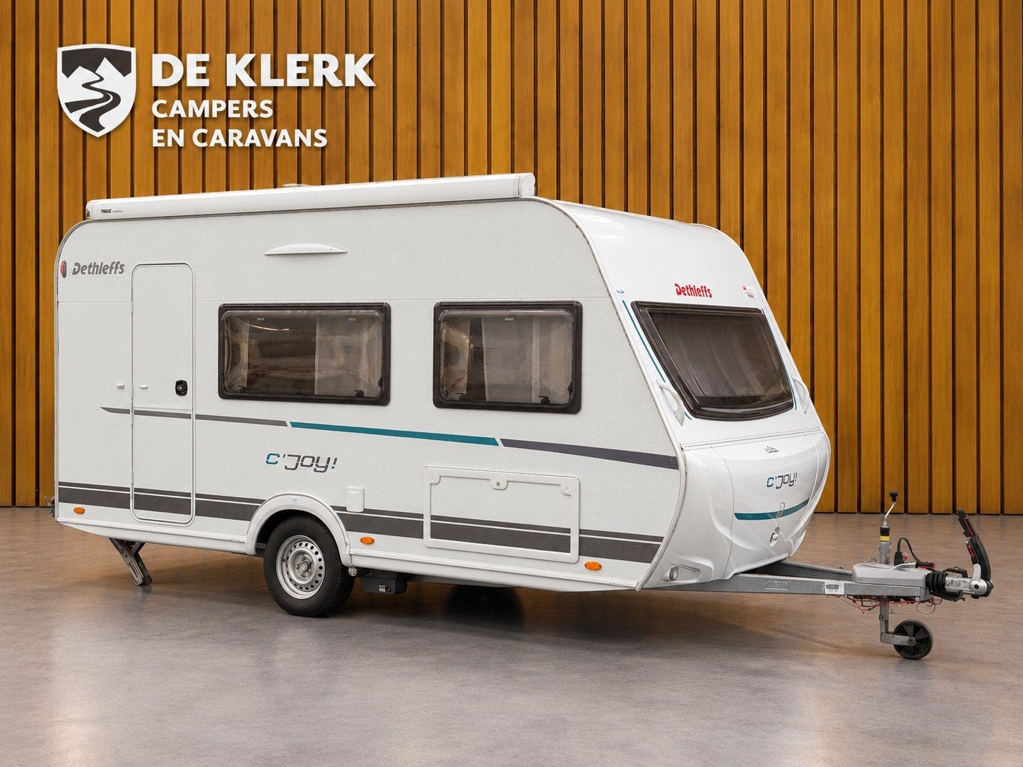 Dethleffs C-JOY 420 QSH (bj 2021), Caravans en Kamperen, Hordeur, Bedrijf, 750 - 1000 kg, Info@deklerkcaravans.nl
