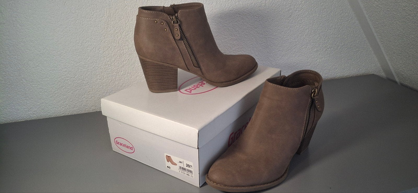 mooie nieuwe dames schoenen maat 40, Ophalen, Bruin, Lage of Enkellaarzen, Zo goed als nieuw