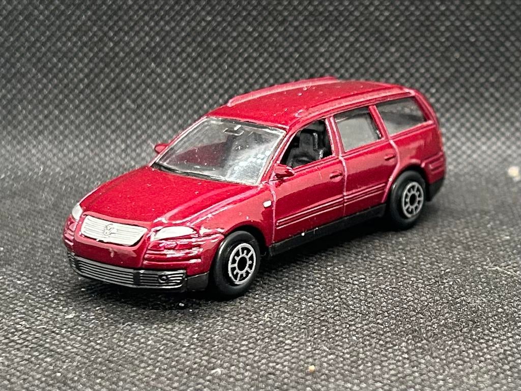 Welly Volkswagen Passat Variant 1:64, Verzenden, Zo goed als nieuw, Auto