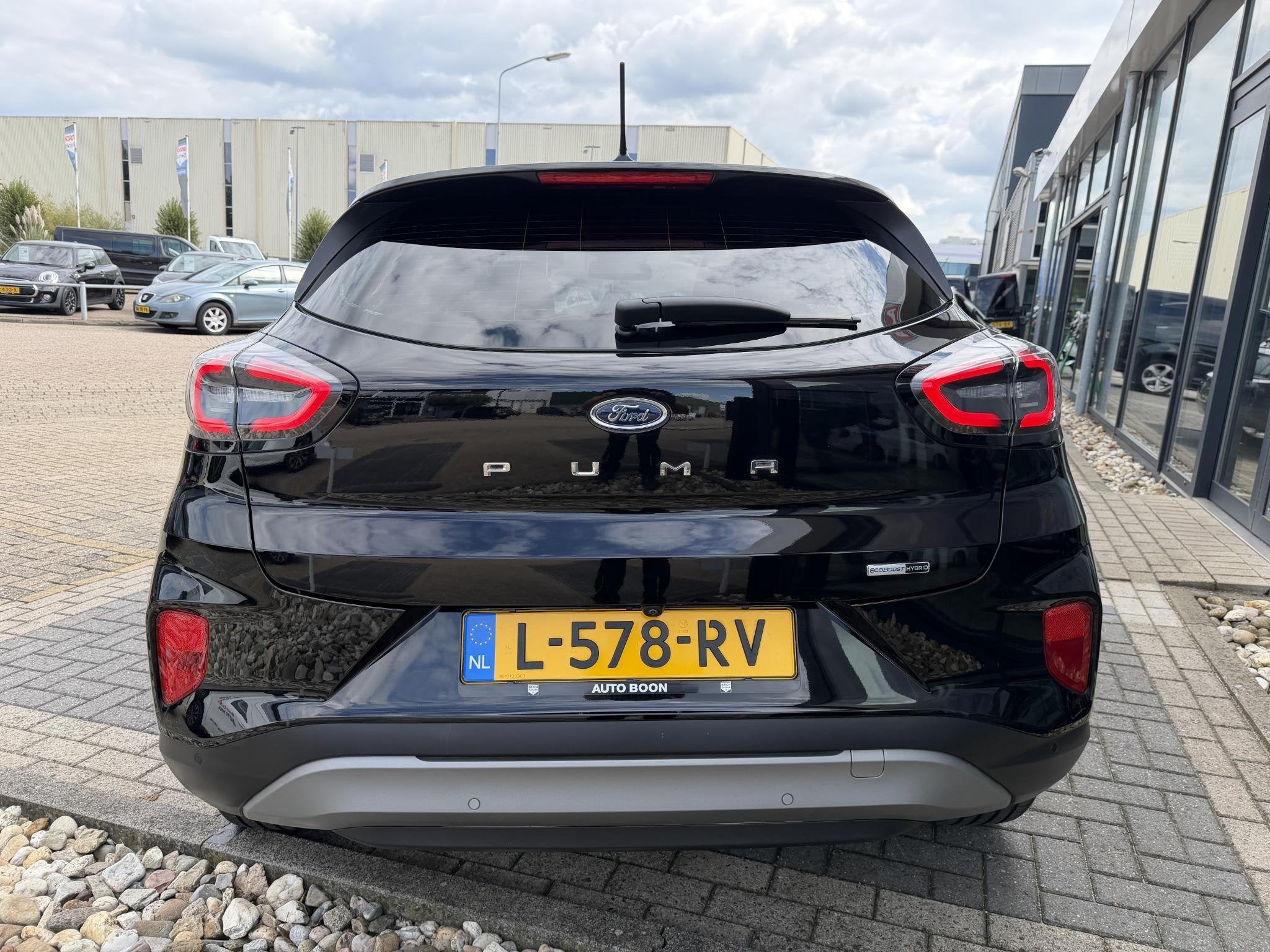 Ford Puma 1.0 125PK FULL HYBRID AUTOMAAT TITANIUM APPCARPLAY, Dealer onderhouden, Euro 6, Zwart, Bedrijf
