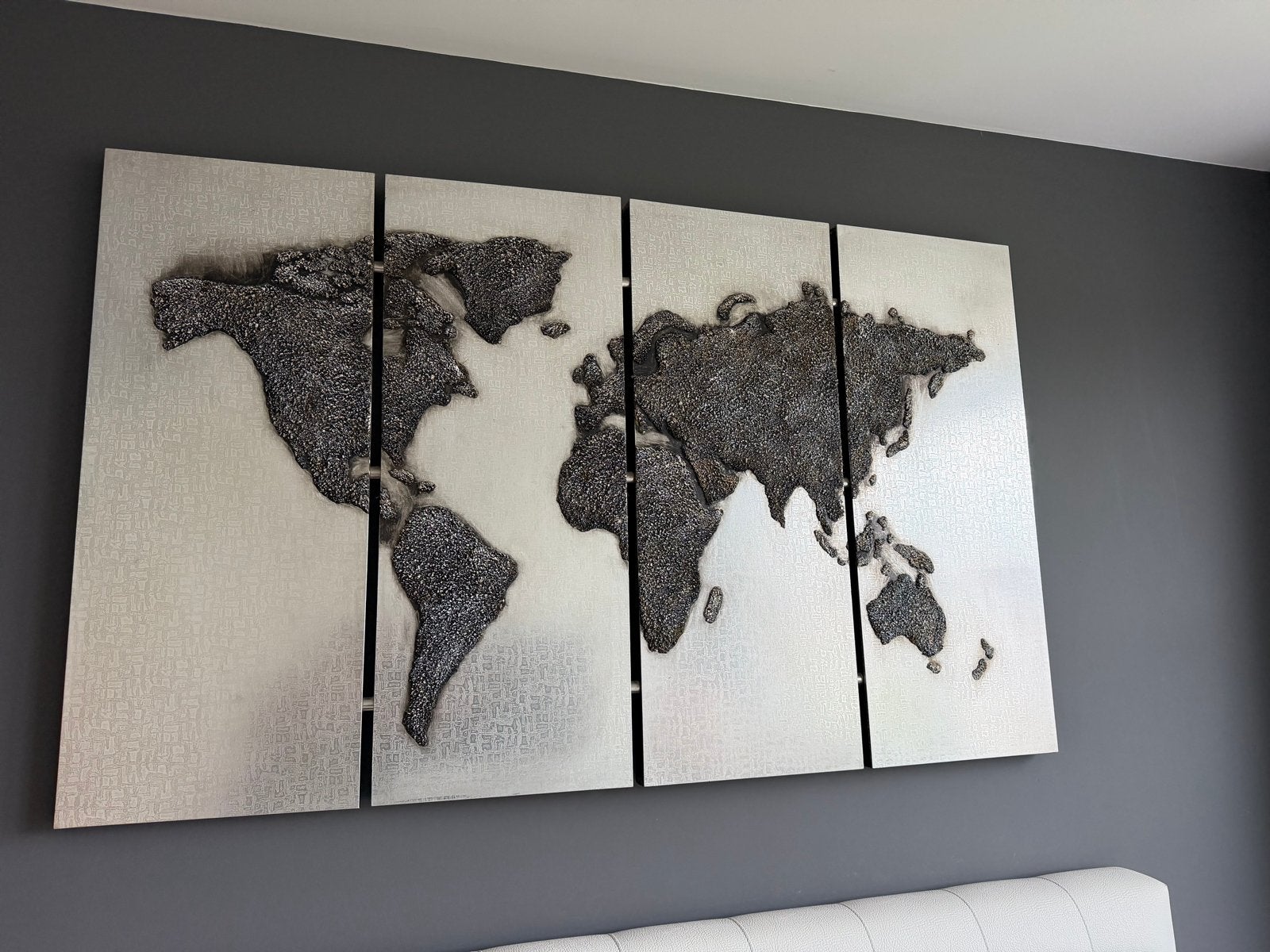 Zilvergrijze Wereldkaart Wanddecoratie - 3D Metaal, Metaal, Zilver, Ophalen of Verzenden, Zo goed als nieuw