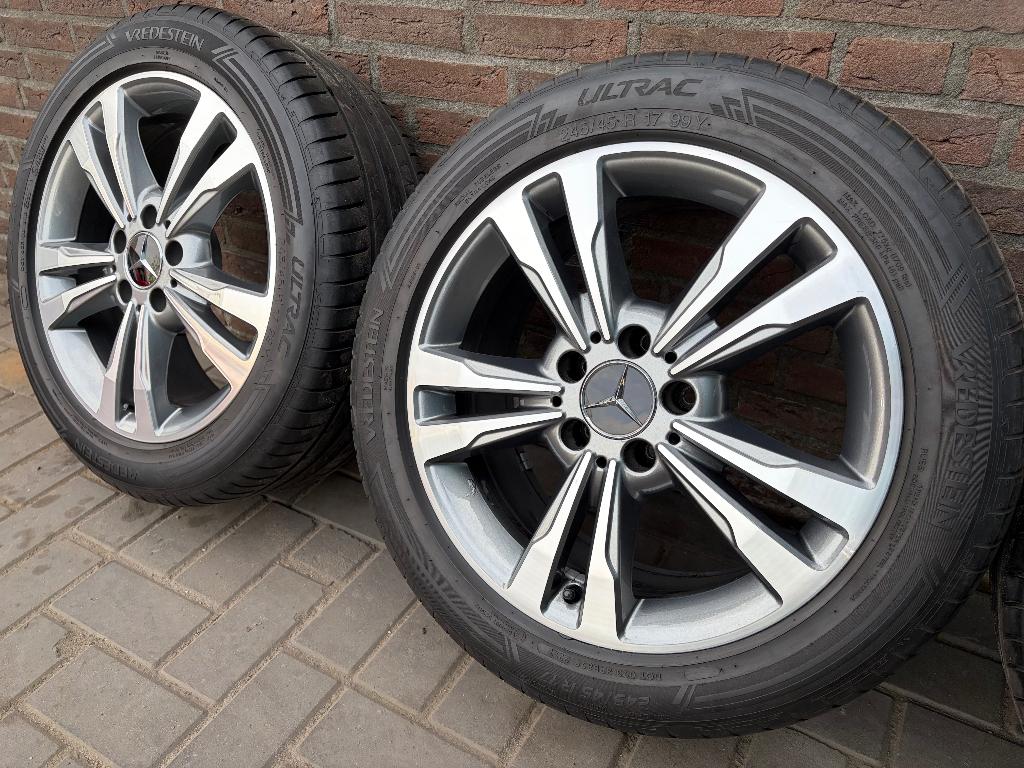 Orig 17 Inch Mercedes W212 velgen + Vredestein zomerbanden, Auto-onderdelen, Ophalen, Banden en Velgen, 17 inch, Personenwagen