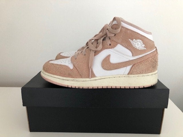 Nike Air Jordan roze wit - mt. 38, Meisje, Sportschoenen, Ophalen of Verzenden, Zo goed als nieuw