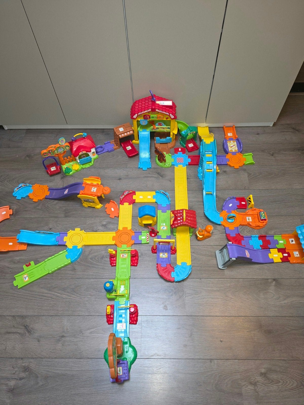 Grote set VTech Toet Toet Auto's met 3 speelfiguren, Ophalen of Verzenden, Gebruikt
