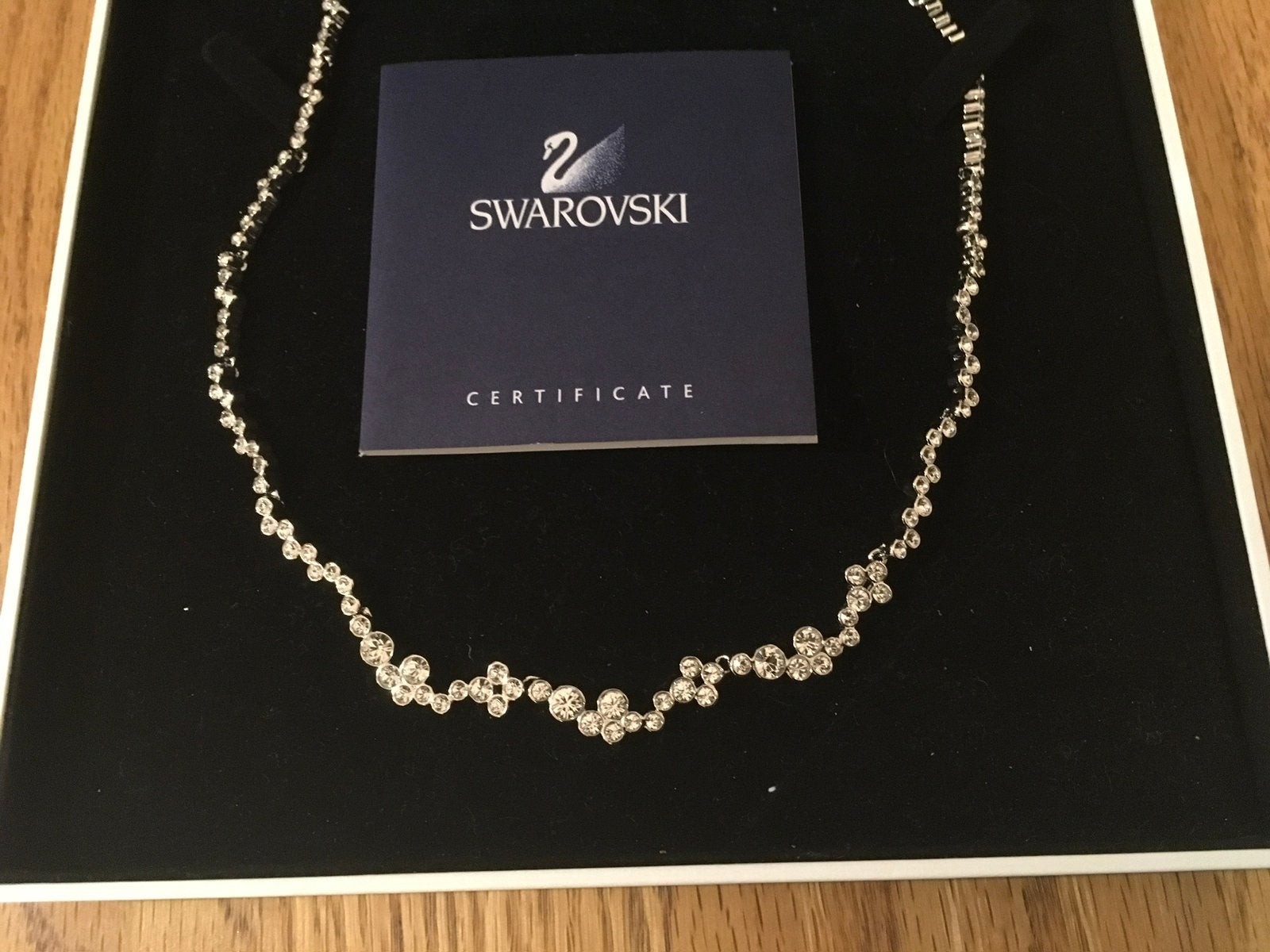 Te koop splinternieuwe ketting van Swarovski, Verzamelen, Swarovski, Ophalen of Verzenden, Nieuw, Sieraad of Horloge