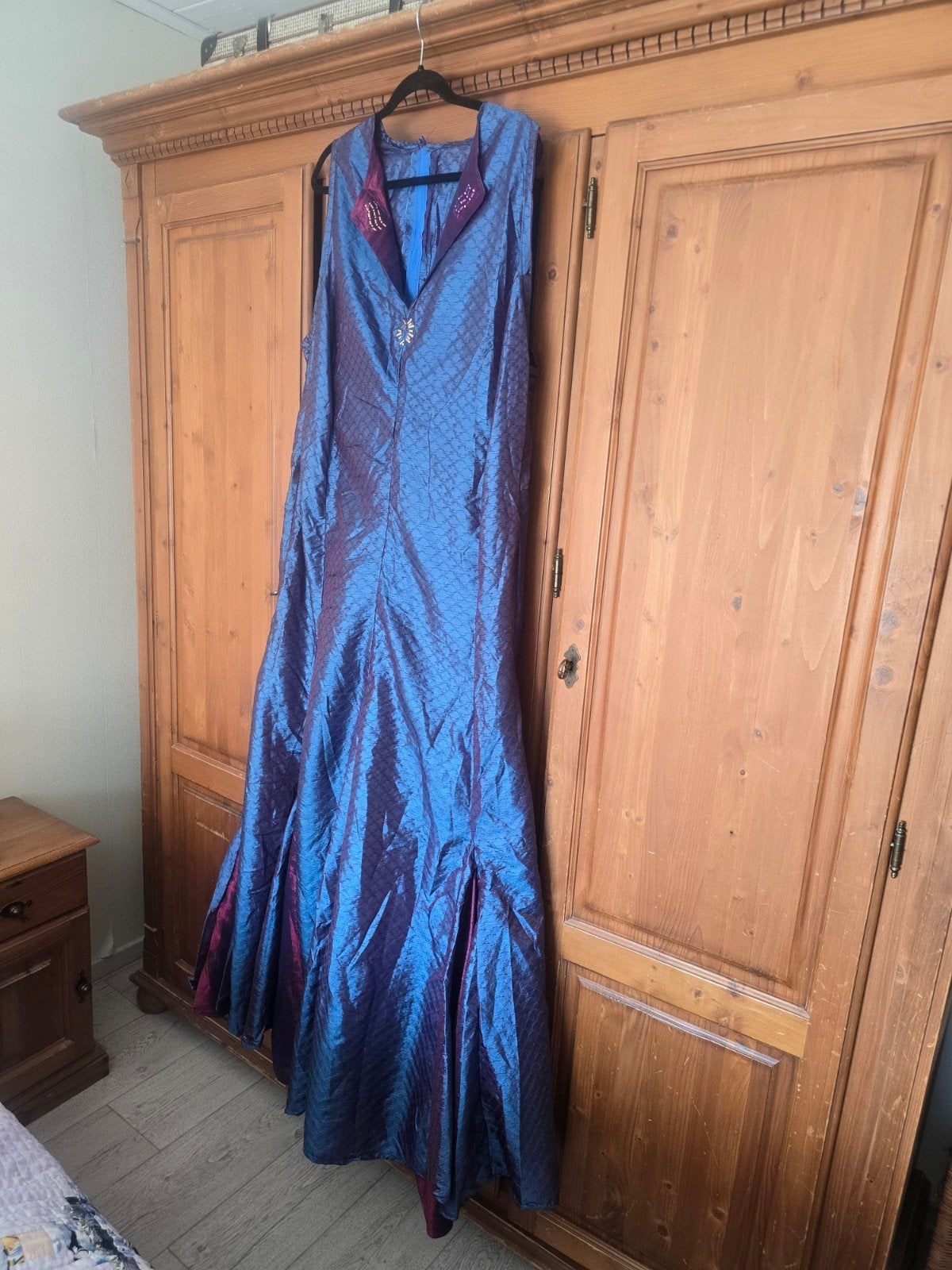 Prachtige Galajurk Blauw/Paars met Gouden Details, Galajurk, Blauw, Maat 46/48 (XL) of groter, Ophalen of Verzenden