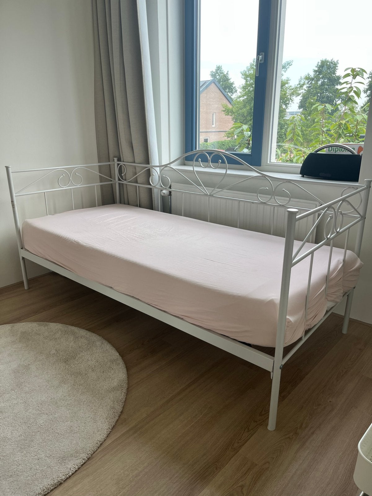 Wit metalen eenpersoonsbed, Huis en Inrichting, Slaapkamer | Bedden, Ophalen, Gebruikt, 90 cm, Eenpersoons