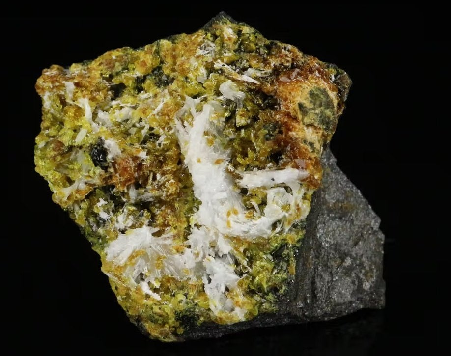 Zeldzame ETTRINGIET kristallen op Bariet uit Zuid-Afrika., Ophalen of Verzenden, Mineraal