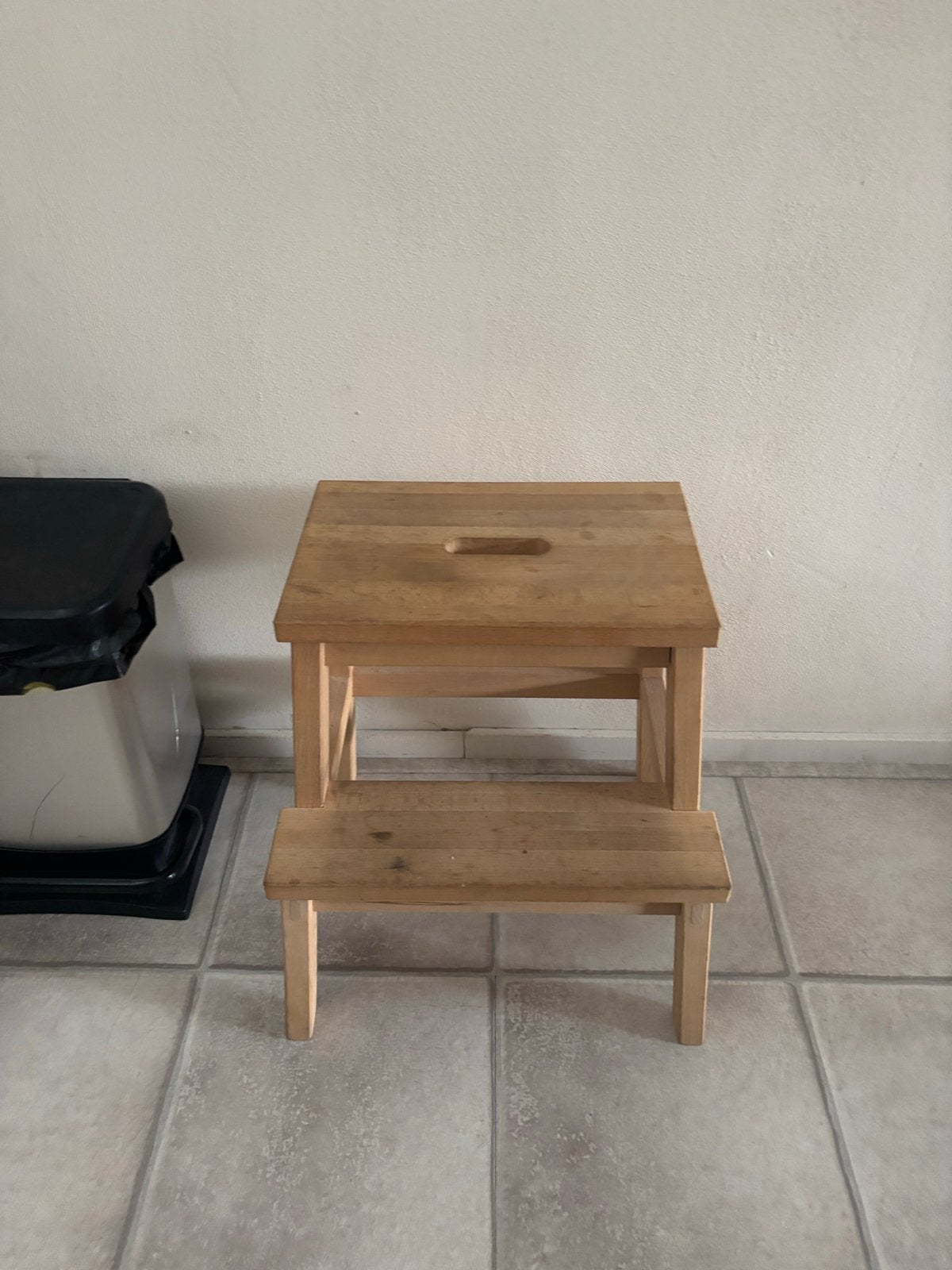 Houten krukje / opstapje ikea, Huis en Inrichting, Ophalen, Gebruikt, Hout