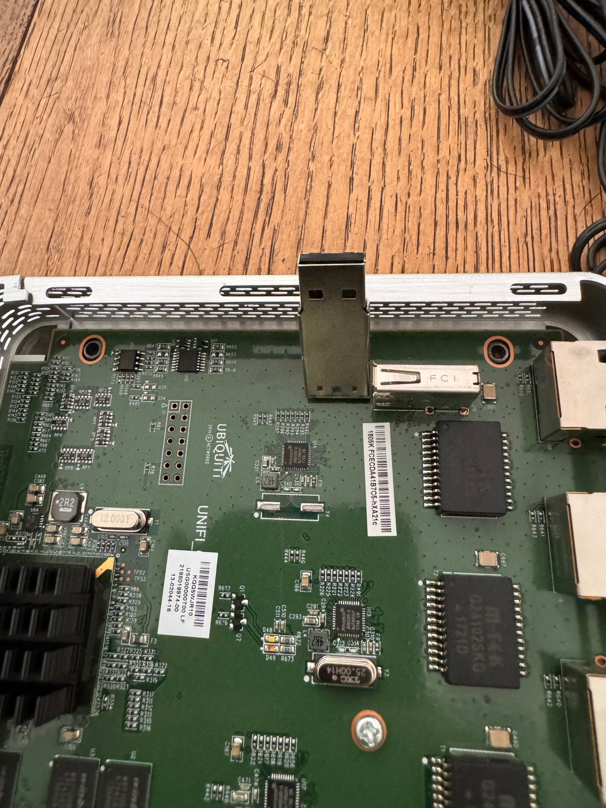 Ubiquiti USG - VPN/Smart Home Server met Linux USB, Router, Ekkersrijt , 5692, 3102, Son En Breugel, Gebruikt, Support@ubnt.com