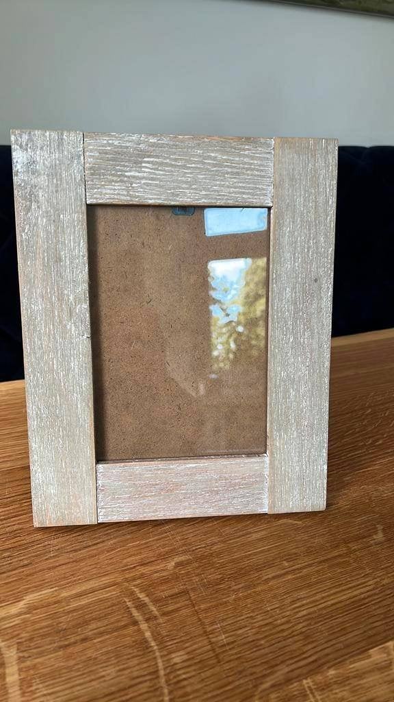 Houten whitewash fotolijst, geschikt voor 13x18cm foto’s, Ophalen of Verzenden, Zo goed als nieuw