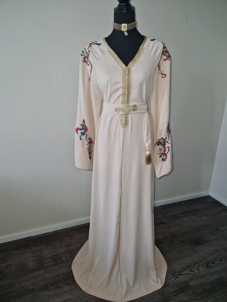 Nieuwe prachtige caftan te koop!, Ophalen of Verzenden, Nieuw, Maat 38/40 (M), Overige typen