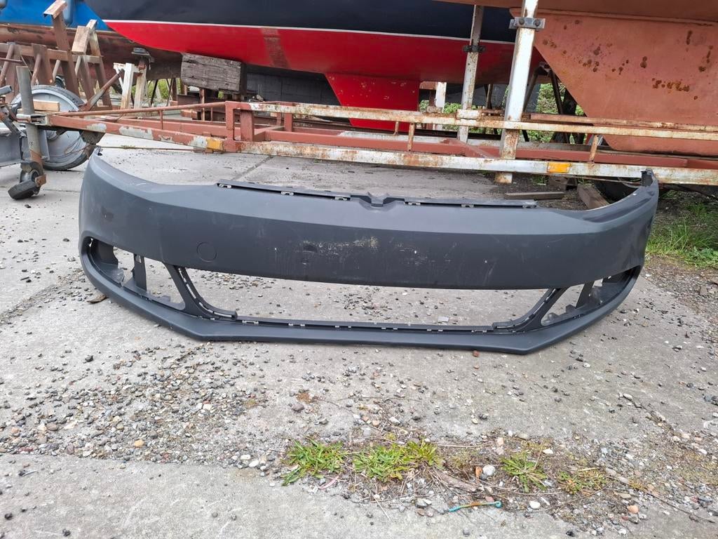 Zwarte voorbumper VW Jetta, Auto-onderdelen, Ophalen of Verzenden, Bumper