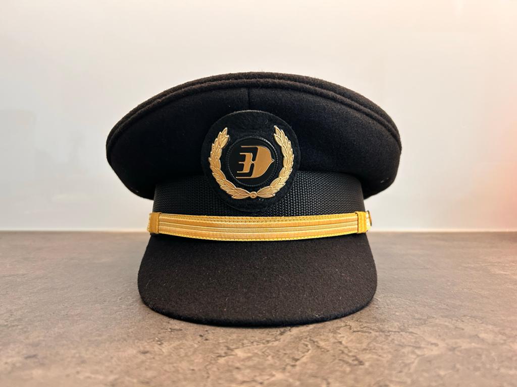 Malaysia Airlines Pilotenpet, Ophalen of Verzenden, Zo goed als nieuw, Pet