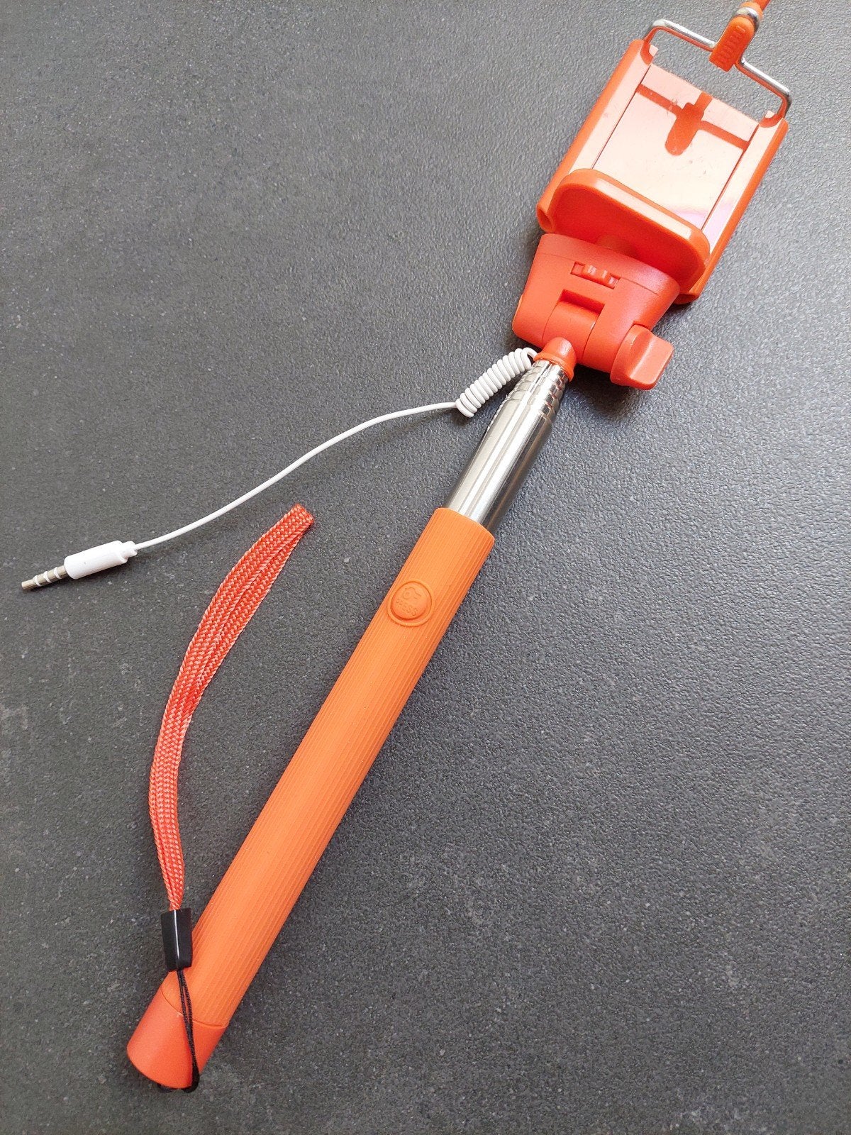 Nieuwe Selfie Stick met Kabel - Oranje (2 stuks beschikbaar), Ophalen of Verzenden, Nieuw